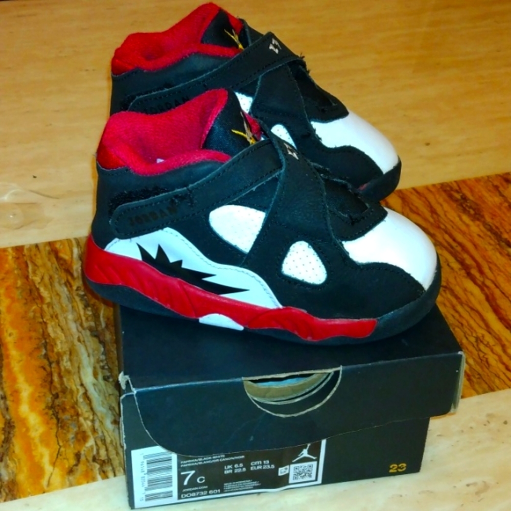 Jordan 8 Retro